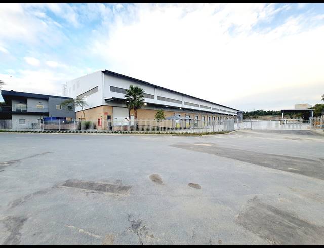 7,821M² WAREHOUSE TO LET IN KOSMOSDAL